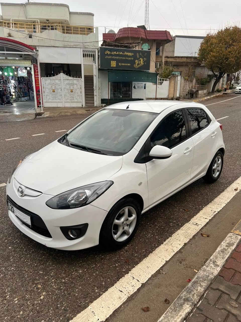 مازدای 2 ی جانتايی مۆدێل 2013 خلیجی نمونە لە جوانی خوار هەموو بازاڕ  بۆ فرۆشتن نموونەی نییە تەنها 156 هەزار ڕۆشتووە گێڕ و مەکینە و تەبرید پێش و دوای بەشەرت سەنەوی تا 2030 تازەیە ٤ تایە و ویلی لۆکی لەسەرە هایدرۆلیک و ڕۆنی مەکینەی تازە گۆڕاوە دینارێک مەسرەفی تیانییە بەشەرت چرکە لە گیانیا نییە هەر چرکەو 100$ بۆ ئەبڕم سەیارەکە تەنها ٢ پارچەی بۆیاخە داوای 86 گەڵا و معامەلەیەکی برایانە سەیارەکە لە ڕەسمەکان جوانترە سەیارەکە ماڵی دۆستە 
0773 680 5174 السليمانية, العراق
