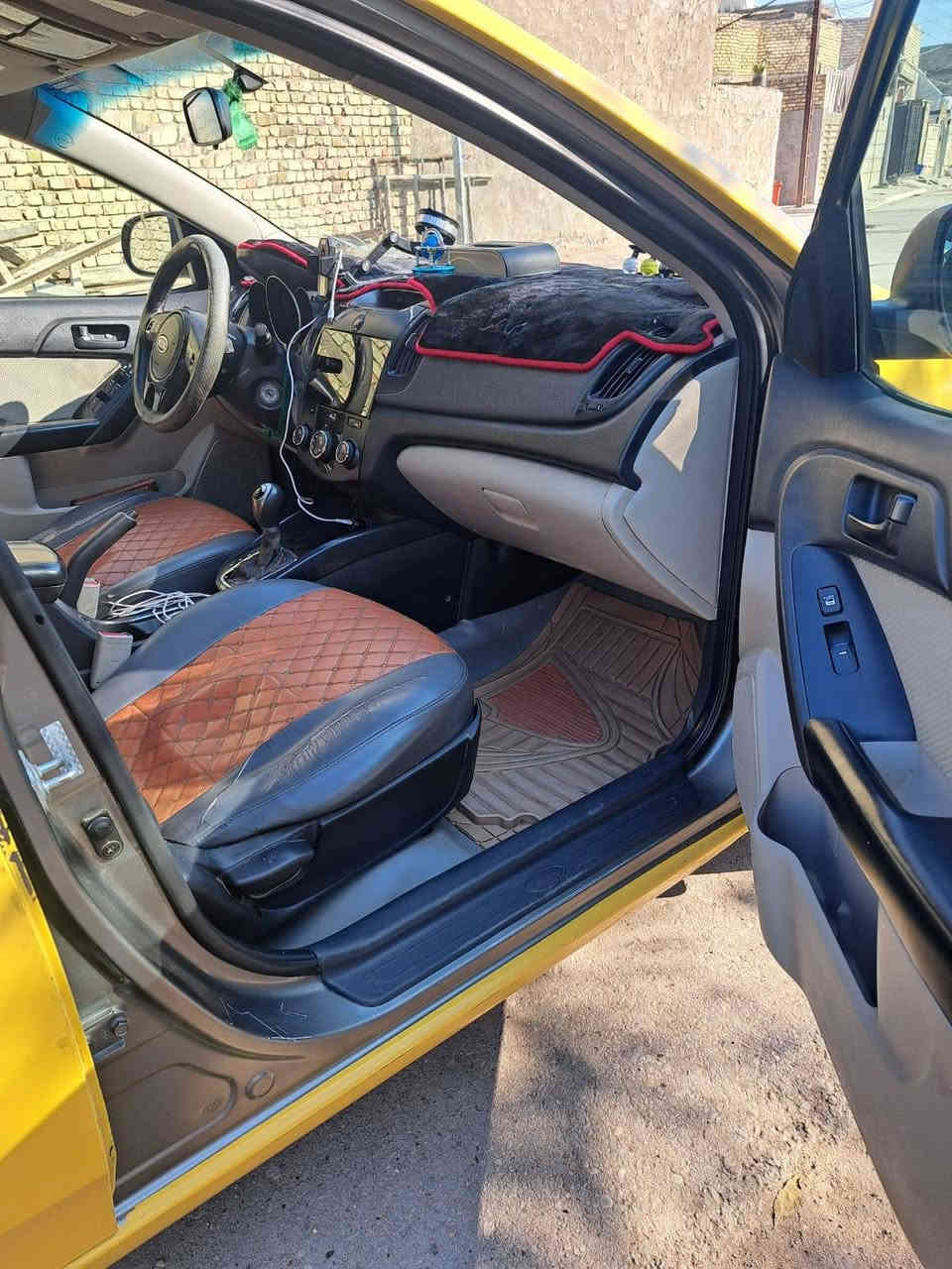 سلام عليكم كيا فورتي 2012 وارد امريكي مكينه 2000 دوش تحكم ستيرن اشاير بل مري  حادثهه جاملغ خلفي ايمن سيارة جاهزة كير مكينه تبريد صدر 80 بل ميه هيئه غرامات مصفرة تخم تاير مكان سيارة بغداد العبيدي *********** سعر 88 بيهه مجال بصيط
