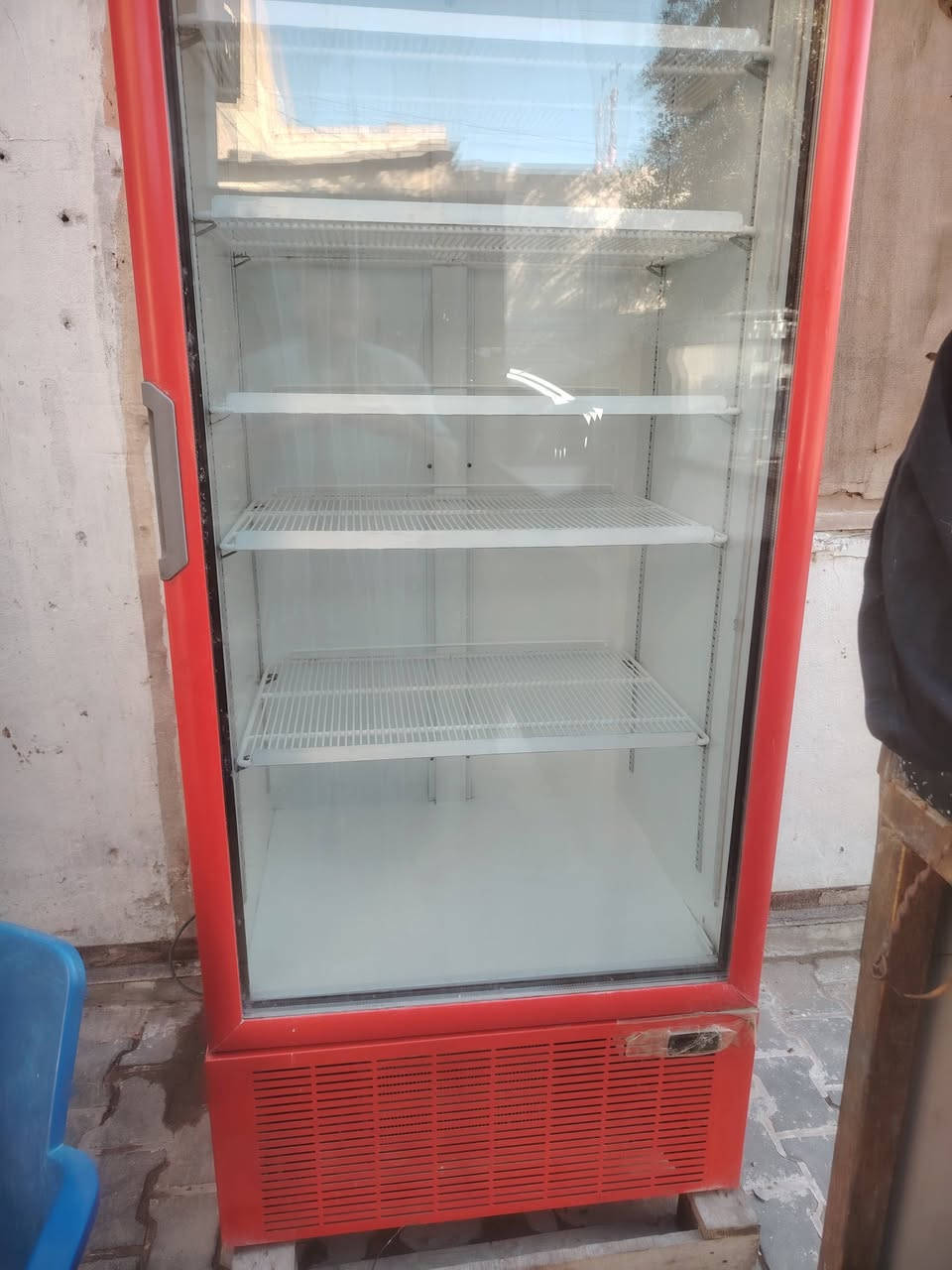 للبيع عارضه حجم كبير
***********
