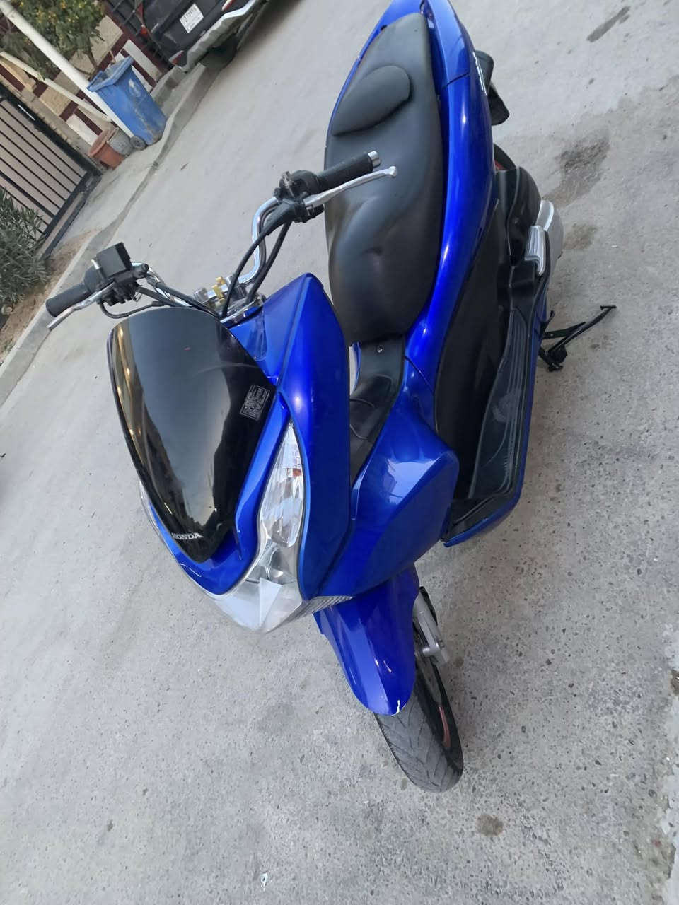 سلام عليكم دراجه جيل الاول لبيع كفاله عامه سعر مليون و 400 شراي يتصل *********** مكان بغداد
