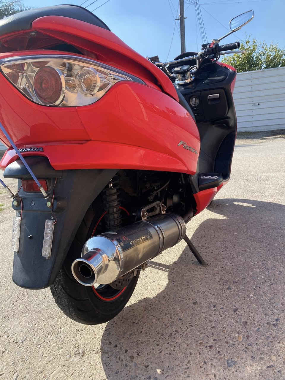 سلام عليكم شباب فورزة 80 7 كير ٤ تحويلات  الدراجه رمبه ونظيفه كفاله عامه كامله من كلشي مصار هواي نازله من الرمبه دهن امزويل صالنصه رياضي استعمال شخصي الدراجه مال بيت ممتعوبه السعر مليون ٦٥٠ وبيه مجال رجاءاً الميعرف بيهن ليكلي سعرك غالي او كذا دراجه تاخذه تترحملي المكان المدائن سلمان باك شراي اتصل وتدلل ***********
