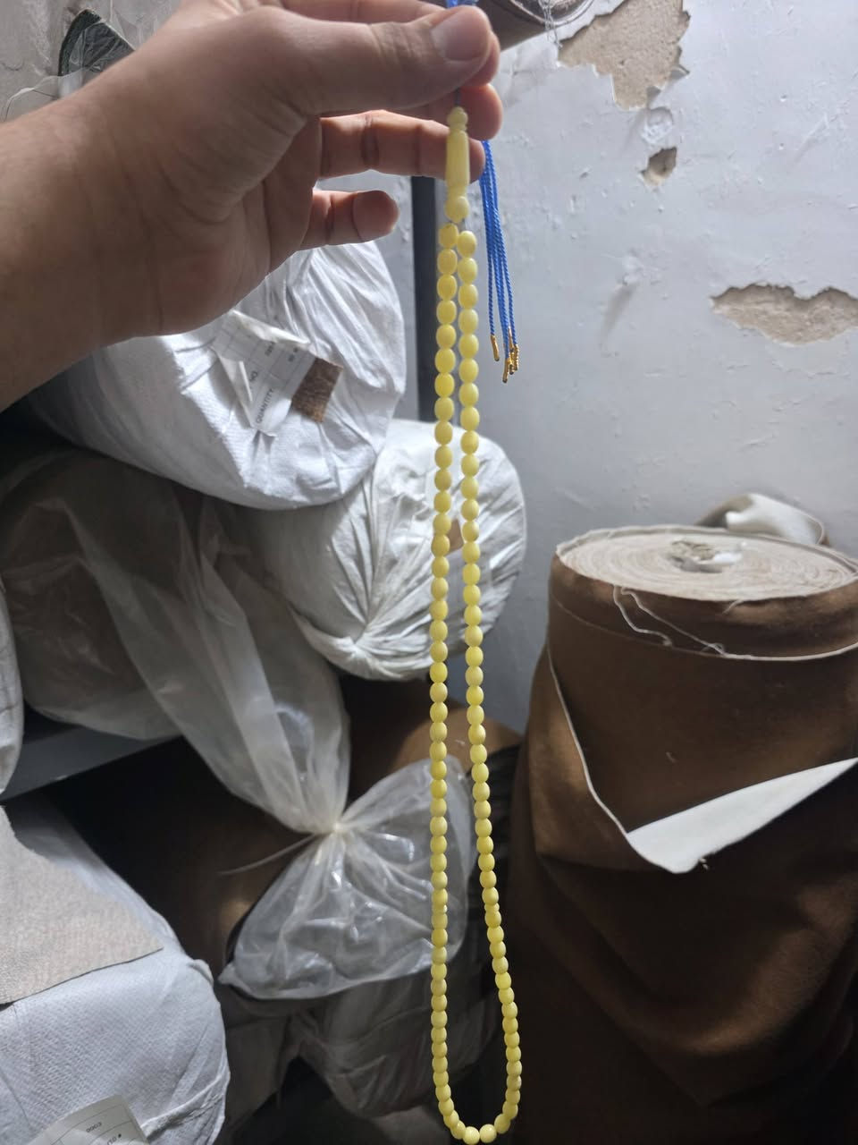 سلام عليكم سبحة كهرب بولونيا حر كصة بيض الحمام
الوزن 21 غم 
عدد الحبات 96
توصيل بغداد فقط
***********
السعر، خاص.
