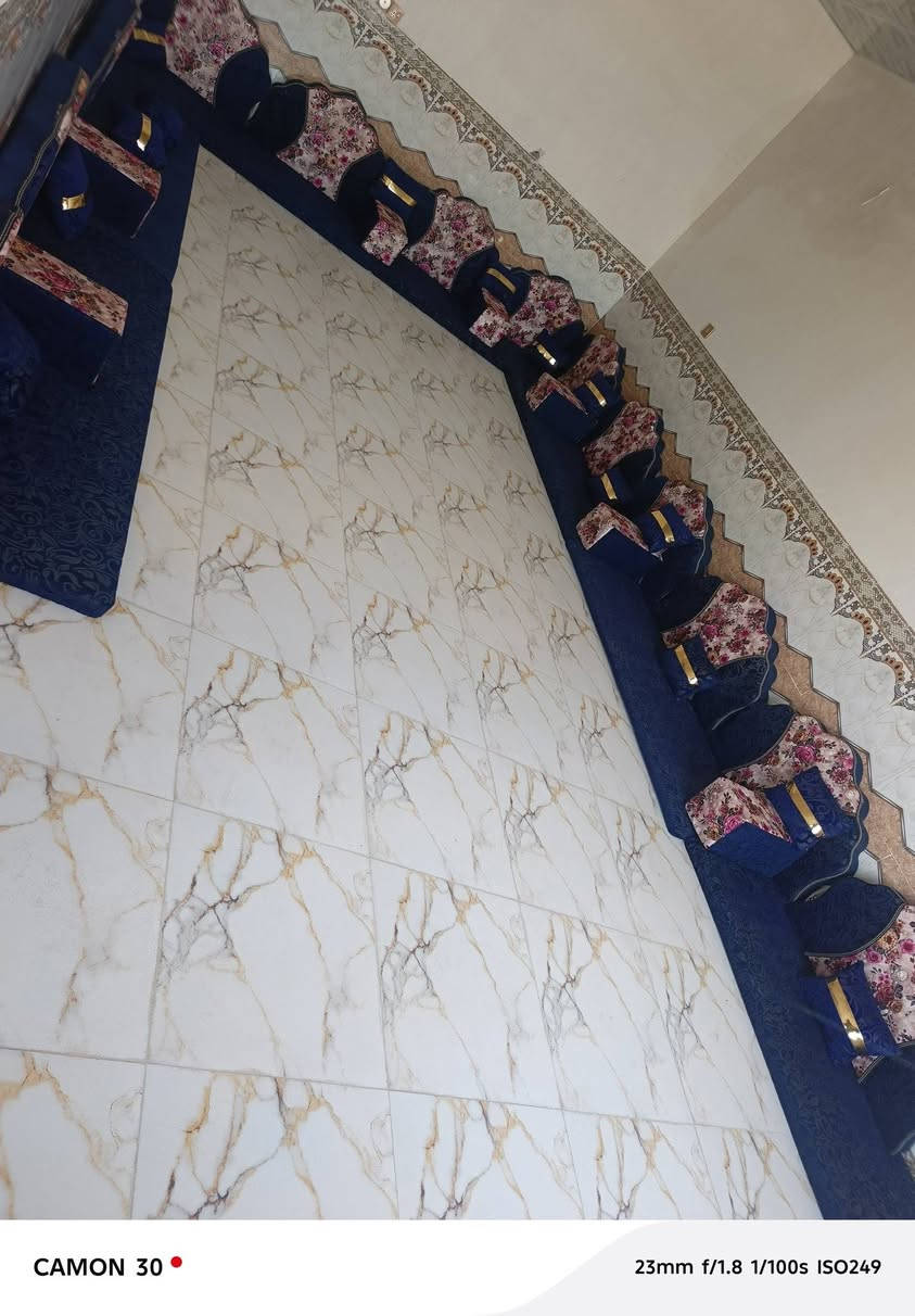 سلام عليكم جلسه عربيه ملكيه للبيع ١٤متر ٥٥٠ الف ***********
