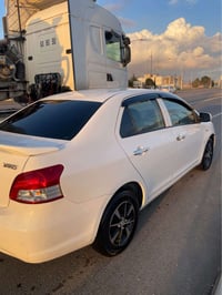 يارس أبيض • ٢٠١٢ • فتحة سقف