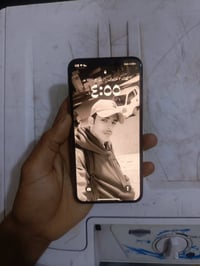 ايفون Xs max للبيع جهاز يخبل فقط مبدل بطاريه نوعيه اصليه وضهر مفطور مم...