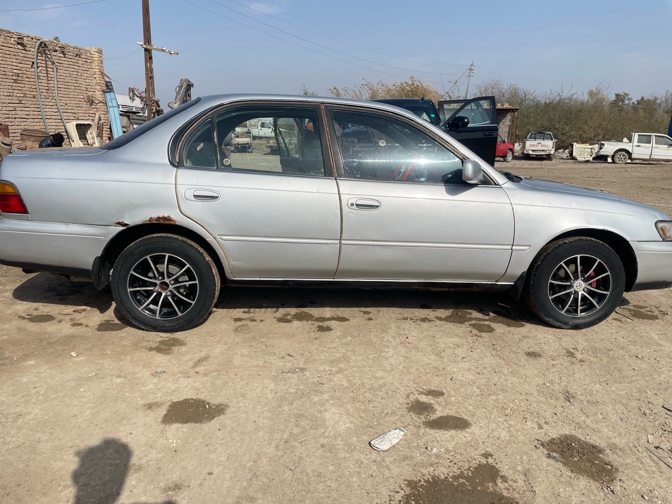 📣 للبيع: تويوتا كورولا 1994 (وارد أمريكي) 
• ✅ الصبغ:  (صبغ بلادي ).
• ✅ المحرك: 1600 
• ✅ الكير والمكينة: بحالة ممتازة.
• ✅ الكهربائيات: شغالة 100% تبريد شغال 
• ✅ الصدر: صدر أمامي وخلفي بحالة ممتازة. 
• ✅ الأوراق: مشروع وطني، سنوية ل2027 , رقم بصرة.
• ✅ للاستفسار : رقم الهاتف ***********, ذي قار
• ✅ السعر : 55