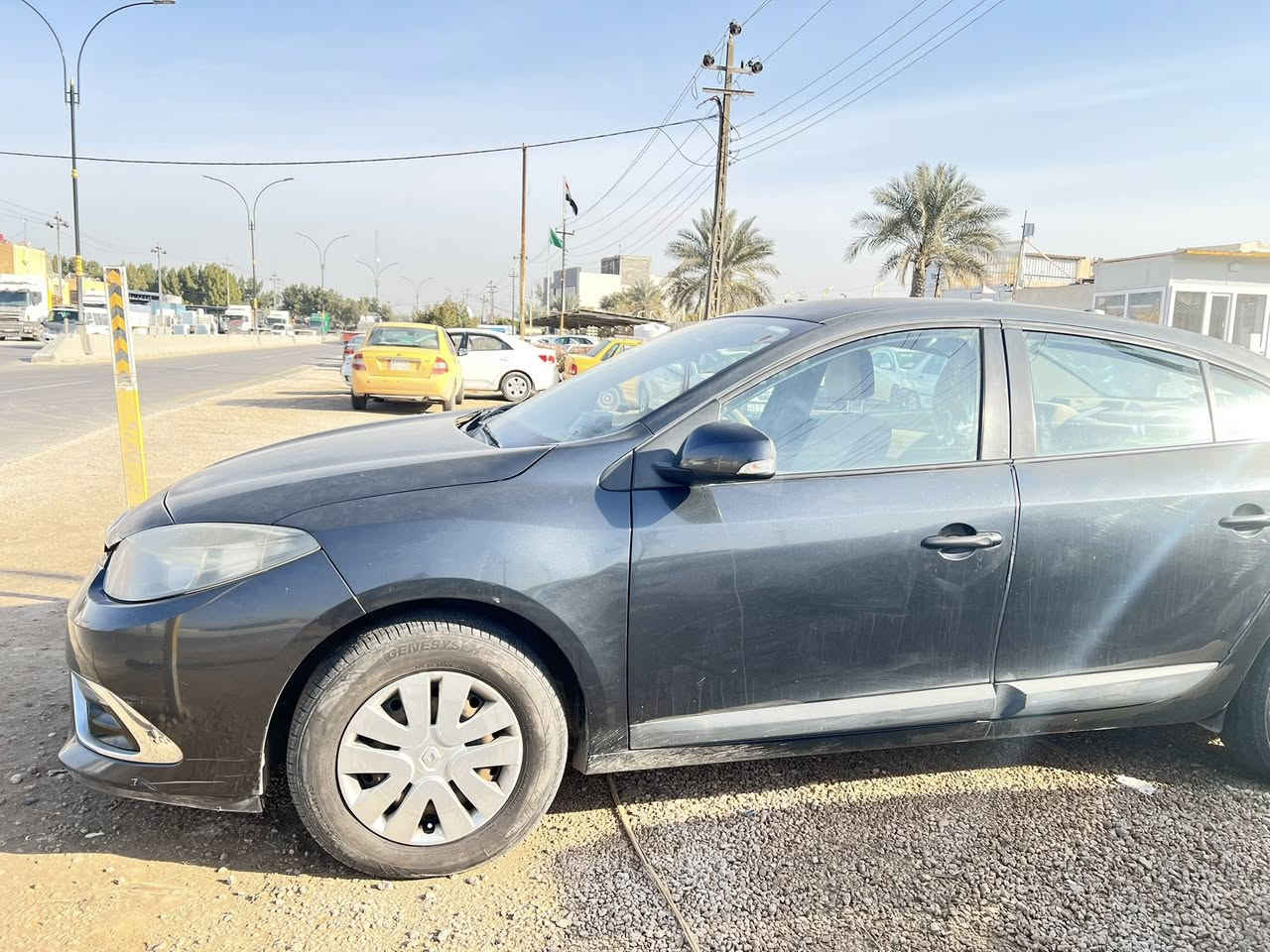 رينو فلونس موديل 2016
سياره مكفوله من ضربه وصبغ 
بيه جراد بنيد وقماره وجنطه 
سياره باسمي رقم كربلاء 
كير ومكينه ع وضعية الشركة
مكانة كربلاء 
سياره ماشيه 99 الف
رقم تلفون ***********
السعر 71 وبيه مجال
