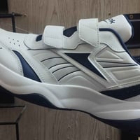 ريبوك..اصلي .قياس 43..28c.. السعر 35 الف مع التوصيل.. للحجز عالواتساب....