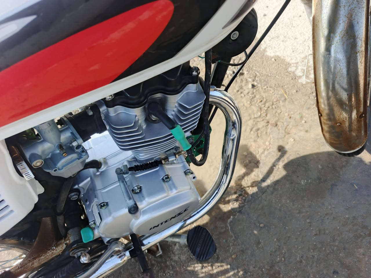 دراجه للبيع موديل ،2022 معمره  ،2024. محرك انتنس  الدراجه نضيفه جدآ. المحرك. مكفول.   الدراجه مكفوله برغي ما مفتوح بيه.  اوراق اصوليه.  مداور ثاني يوم  السعر 900 وبيه مجال الشراي.   الاستفسار. رقم ***********
