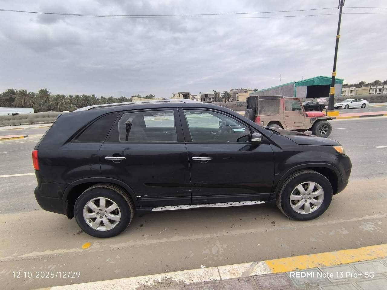 سلام عليكم
للبيع 
كيا سورنتو امريكي 13 محرك 2400
 لون نيلي رقم بغداد باسمي مشروع وطني للاستفسار الاتصال ( *********** )
