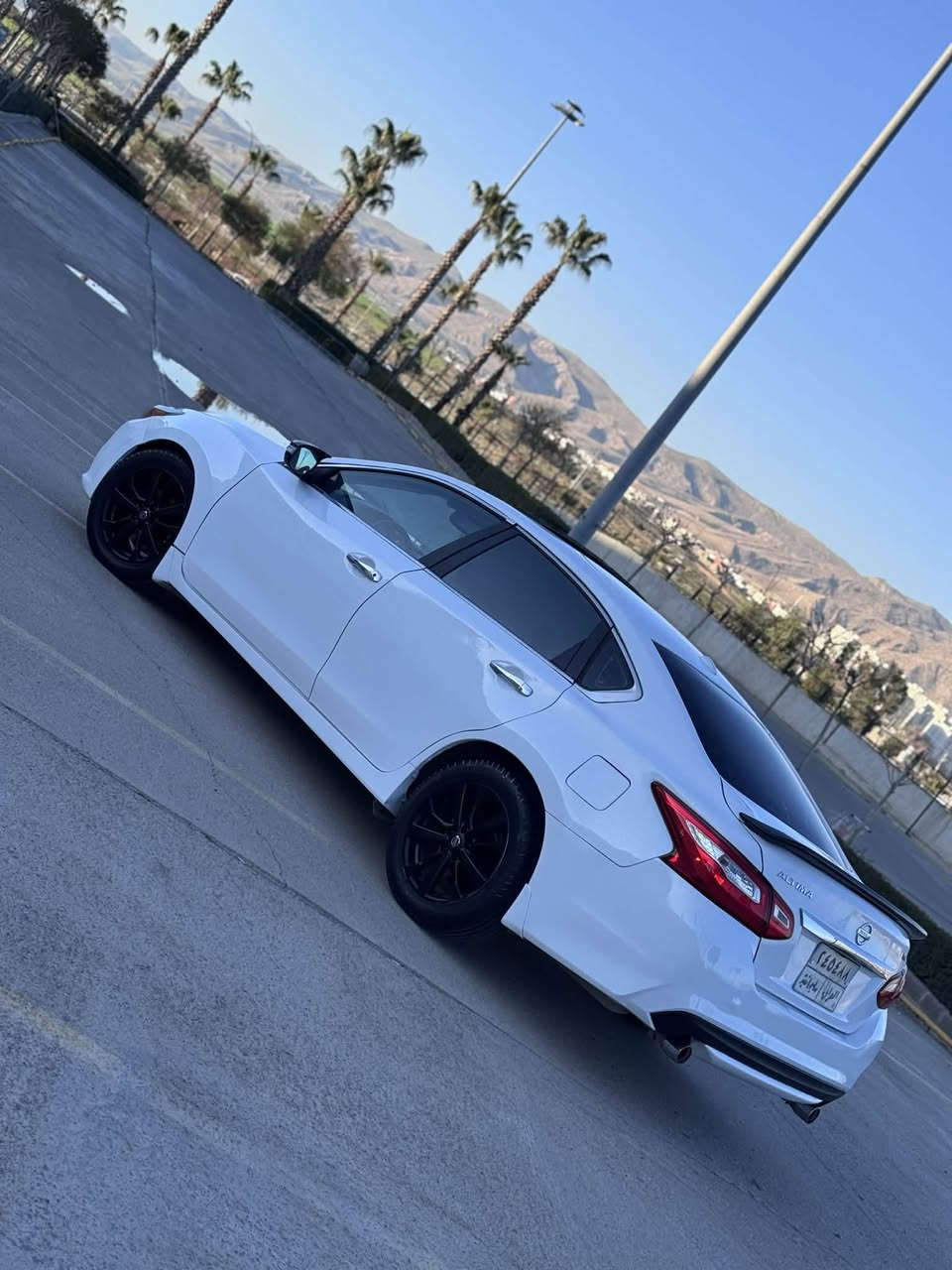 سلام عليكم للبيع نيسان التما موديل 16
السعر.   97 وبيها مجال بسيط

سيارة صبغ عام شواصي لغود كص شرط كفالة.

رقم سليمانية شرط التحويل بسمنة

مواصفات SL.  فول فول مواصفات

تخم تاير تخم ويل كب كروم.

بصمة اابواب صندوق كشنات هيتر ستيرن هيتر تبريد قطعتين

فتحة سقف رادر شاشة كبيرة تشغيل عن بعد سيارة جاهزة وكاملة

دهن كير وفلاتر كلة جيديد. محرك مال حاوية شادة سيارة بدون نقص. صدر جديد

عليها ادامة كاملة اخوان.    السعر 97 وبيها مجال بسيط 

سيارة صبغ عام شواصي لغود كص شرط كفالة 

مكاني ديالى شهربان.          

***********

‏‪0777 594 4013‬‏
