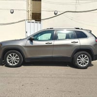 اسلام عليكم بيع مستعجل وسعر مناسب جيب شيروكي ٢٠١٩ لاتتيود - بزون وارد ...