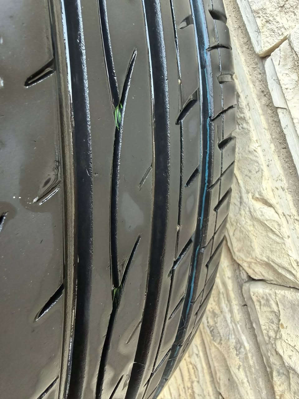 للبيع تك تاير انتاج 2025
حجم 17 /17 /50/ 215 
سعر 60 الف 
مكاني بل يرموك 
***********
