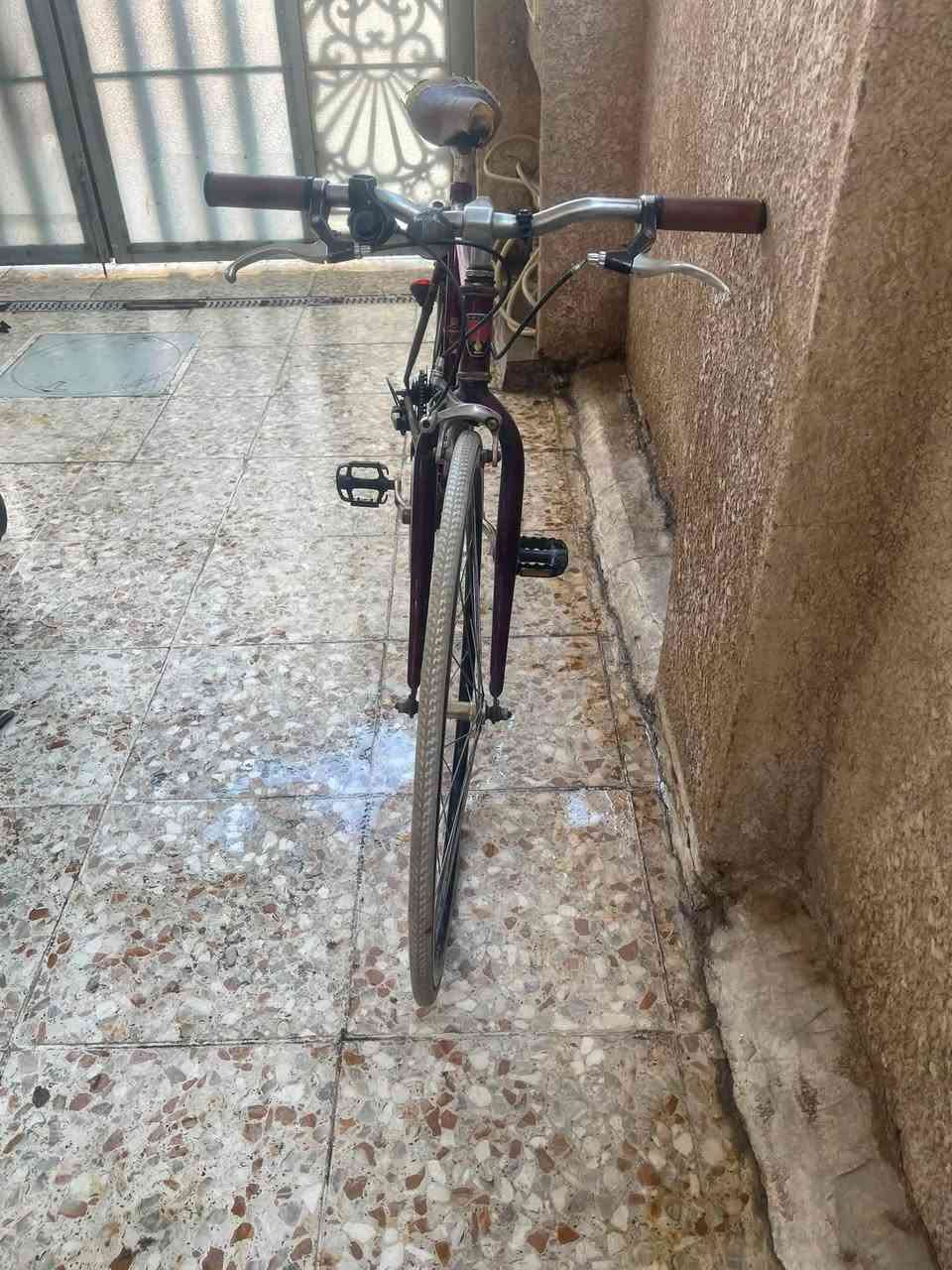 بايسكل رياضي أسمة C700مال سباقات بايسكل اصلي ومختم وبريطاني من شركة ROFERبايسكل فول مواصفات فقط تايرات مبنجرة سعر250وبي مجال للستفتار***********
