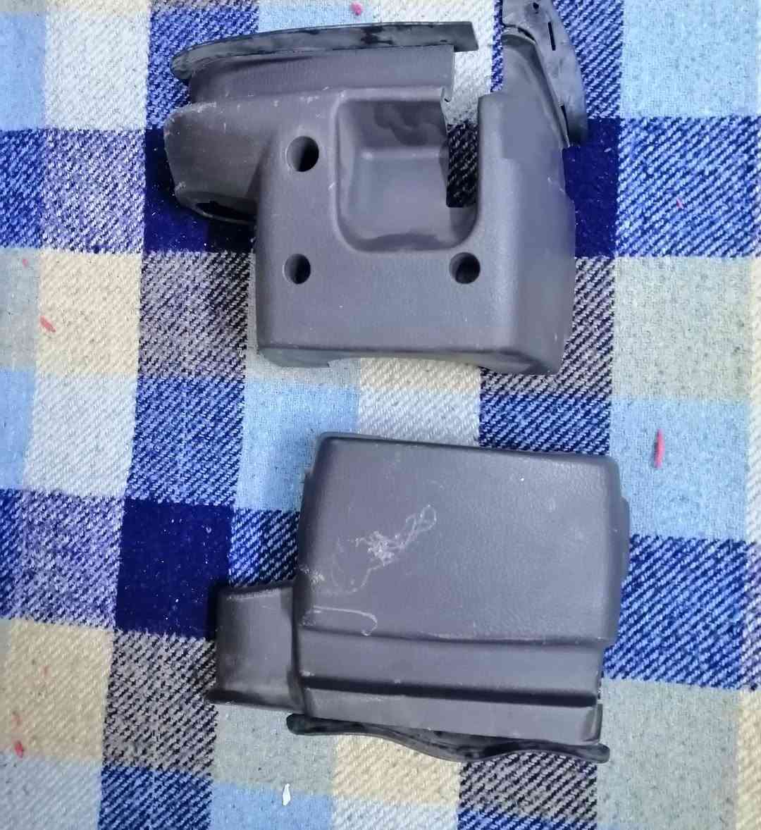 غراض سبكترا للبيع مكاني كربلاء ***********.. إخوان بس الي بالصور عدي.. 🌹
١_ركبه ستيرن كامله من الصليب للدركه اصليه. 
٢_جويتر حاويه اصلي.
٣_كفرات ستيرن.
٤_فايبره ستيرن كامله.
٥_بور ستيرن بي صوت نهايه الستيرن.
٦_ماطور ماسحات نضيف.
٧_هورن طاط جديد.
