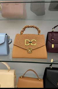 اكسسوارات شخصية • معلومات ناقصة