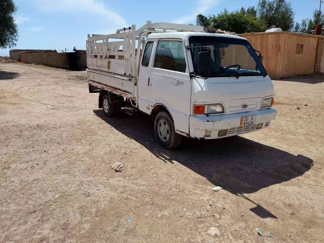 سلام عليكم سياره للبيع موديل 96سنويه 31محرك گير شاصي گله نضيف تخم تاير محجر نضيف بسامينا السياره هاذا رقم *********** هاذا بيه واتساب ***********مگان ديالى سعره52
