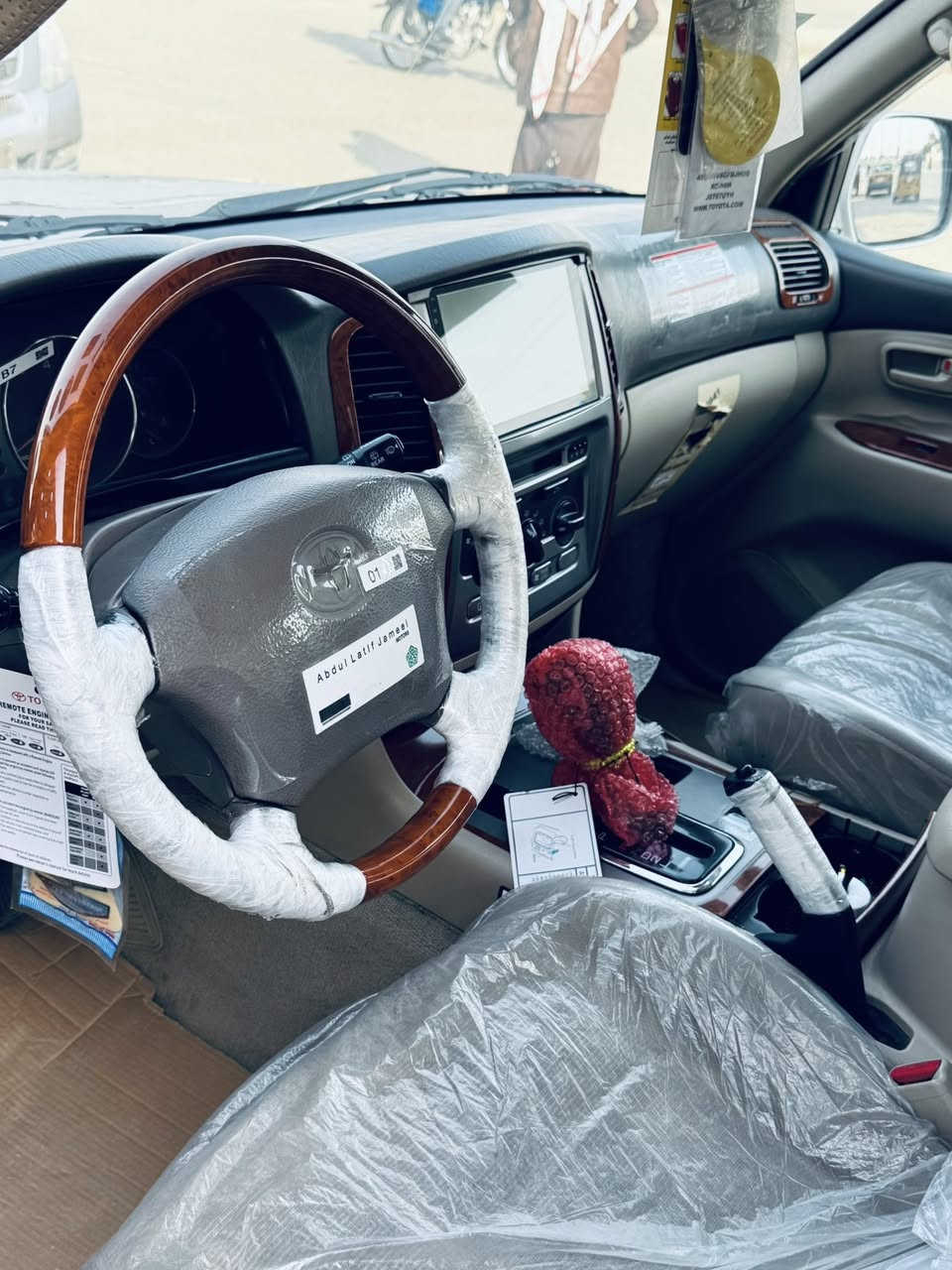 سلام عليكم لاندكروز مديل 2007 للبيع سياره كفاله عامه من كلشي  سياره باسمي هزه وفحص وسنويه جديده فول مواصفات ماشيه 200 كم  
السعر 225ورقه وبيه مجال قليل 
الاستفسار الاتصال 
***********
