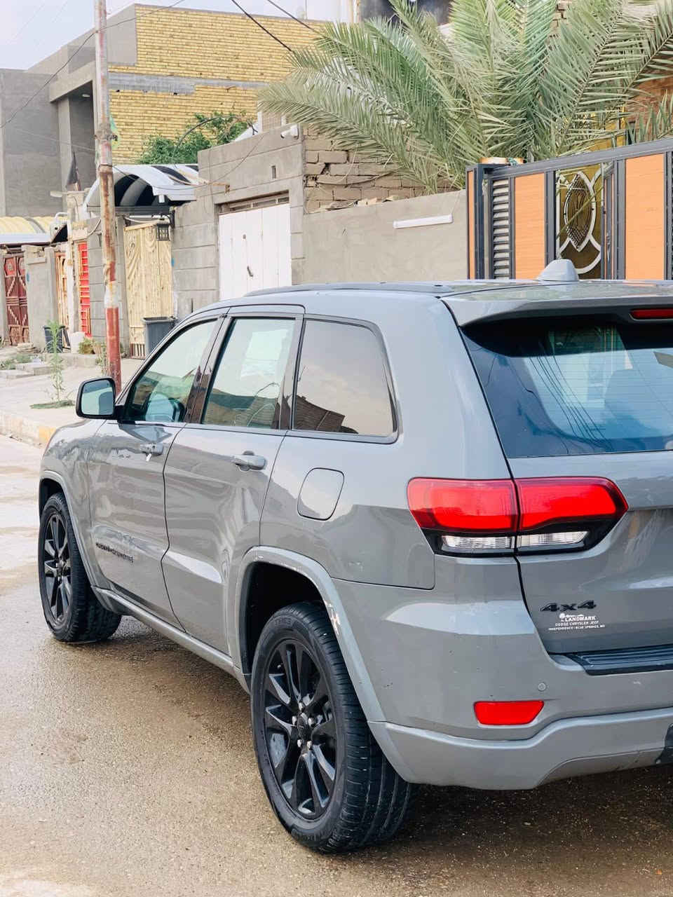 جراند شيروكي موديل 2019 رقم بغداد انكليزي بسمنه
محرك 6 سلندر
وارد امريكي صور الحادث موجودة جاهزة مكينه كير تخم تاير حدادية  تبريد قطعتين داخل جلد اسود جاهزة للأخير فول مواصفات فتحة 
السعر 235 وبيه مجال 
*********** متوفر واتساب
