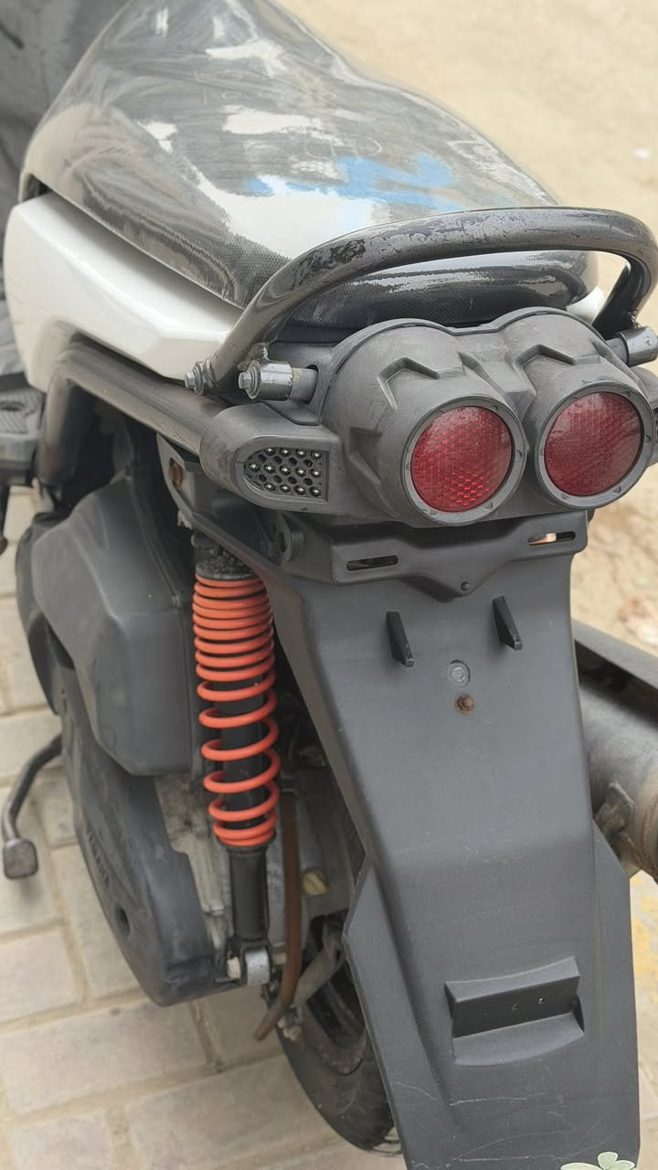 دراجه سنكز جبلي للبيع بلاديه الدراجه مكفوله من البرغي للبرغي شرط الفحص مكاني حله شارع الجمعيه وهذا رقمي *********** والسعر 1350 قفل 🔐 مابيها تفاهم حتى متصير احراجات
