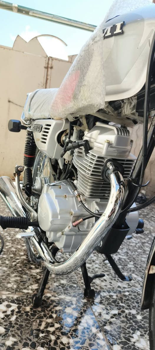 اربعه كير سكنر ٢٠٢٦ سلفر بوري رفيع
ناشفه وجاهزه صار شهرين طالعه من المعرض
سعر ٦٧٠ وبيها مجال للطيبين 
***********
