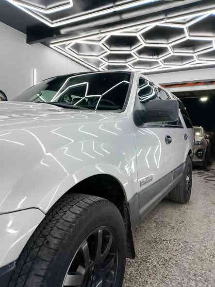 فورد اكس بدشن موديل 2017 
السعر188 بيها مجال بيع او مرواس 
3قطع صبغ 
سياره جاهزه مابيها نقص 
7 راكب جلد كير تعليك 
مكينه 6 سلندر 3500 تيربو 
بغداد السيديه 
الاتصال  *********** Colombo
