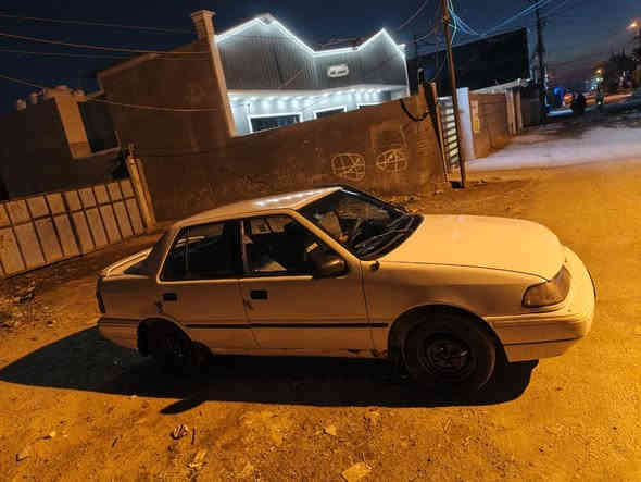 السلام عليكم اكسنت موديل 1993سياره رقم بغداد مكفوله كامله تبريد تدفئه حداديه بيها بس صدر شويه تعبان سياره خير من الله كامله رقم بغداد سعرها 27 وبيها مجال للطيبين عنوان بغداد البياع ***********
