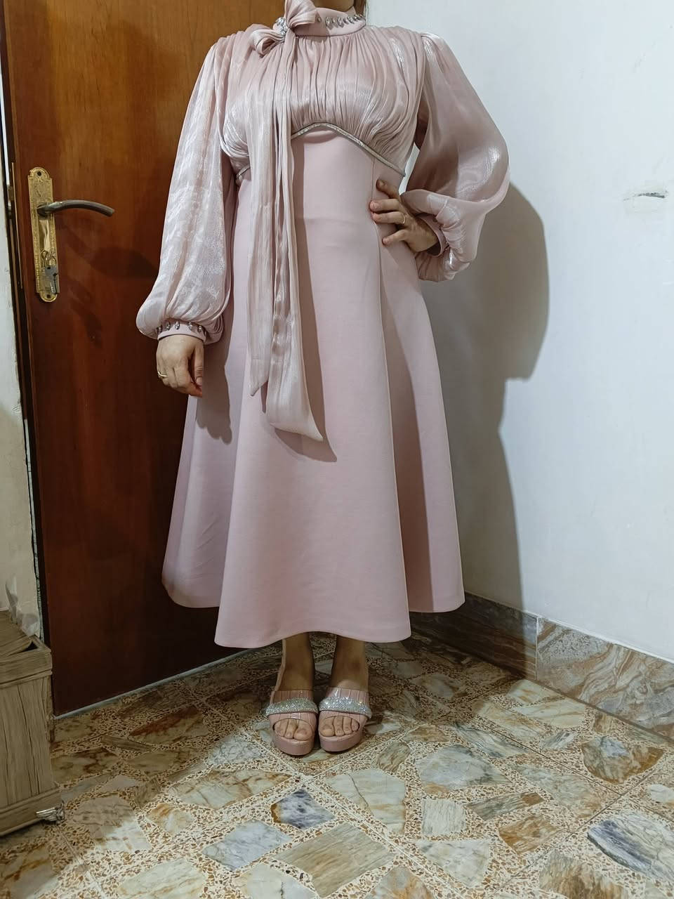 السلام عليكم
جدد لبسه وحدة نظافتها 100/100

جنن بالطبيعة مطالعة الوانها بالتصوير 

اقمشتها ليكرة تنطي 

الوردي قياس 46 يلبس حد وزن 75

والبيجي لارج يلبس حتى 70
توجد خدمه توصيل جميع أنحاء العراق


**إذا كنت صاحب هذا الإعلان وتريد حذفه لأي سبب، رجاءا أرسل رسالة إلى الدعم الفني**