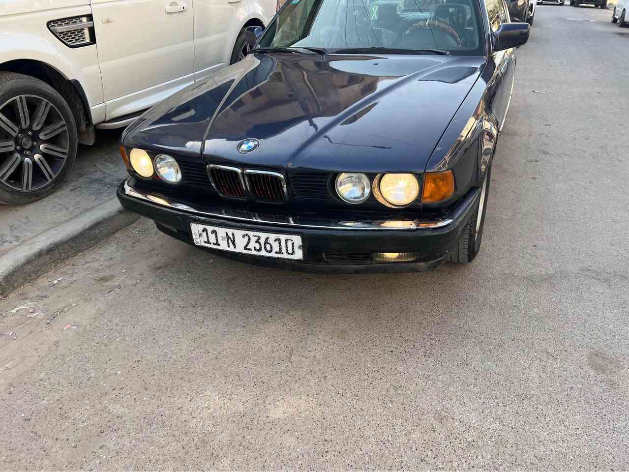 BMW  735
١٩٩١  گير محرك مكفولات تبريد ثلج ❄️ 
منظومه كله مبدله وجديده 
سلايد روف شغال صدر امامي خلفي 
تخم تاير كهربائيات كامله دواخل جديده 
رقم دولي هزه وتحويل جديد 
السياره حلوه وجاهزه السعر ٥٥ 
وبيها مجال مكانه بغداد 
للاستفسار *********** بغداد, العراق
