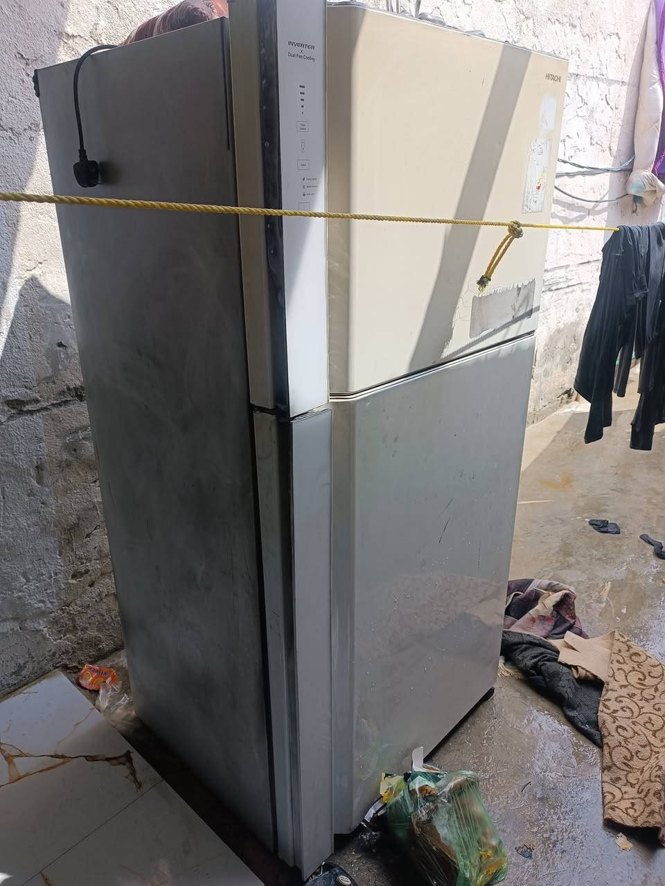 السلام عليكم عندي تخم ملكي محترق شيء قليل عاوزه بس قماش التخم قطعتين كبار واثنين كراسي وعده ثلاجه ثلاجه الكترونيه بس الثلاجه محترق الباب من فوق شغاله شرط الشغل مكاني كربلاء 
***********
