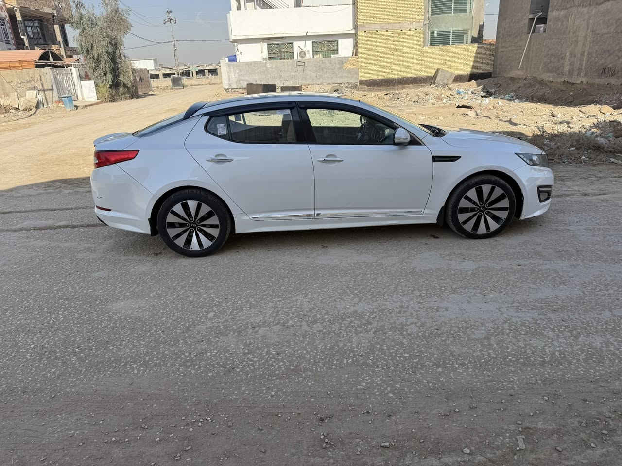 السلام عليكم سياره للبيع
نوع كيا اوبتما خليجي مديل ٢٠١٤ اربيل دولي السياره لون ابيض السياره  كفاله عامه من صبغ وتبديل  السياره جديده وحلوه وجاهزه من كلشي من مكينه وكير وحداديه وتخم تاير مواصفات السياره فول للاخير بصمه تشغيل  بصمه ابواب كشن جلد كشن كهربائي خزن ميموري حساسات اماميه خلفيه كامره بلاديه فتحه سقف بنوراما مري شفط وغيرها من المواصفات المعروفه السياره رقم دولي سنويه وهزه وفحص جديد تريد تحويل تريد وكاله حاضر اني السياره جاهزه ما بيها نقص 
المكان   بابل 
السعر  143
الاتصال ***********
