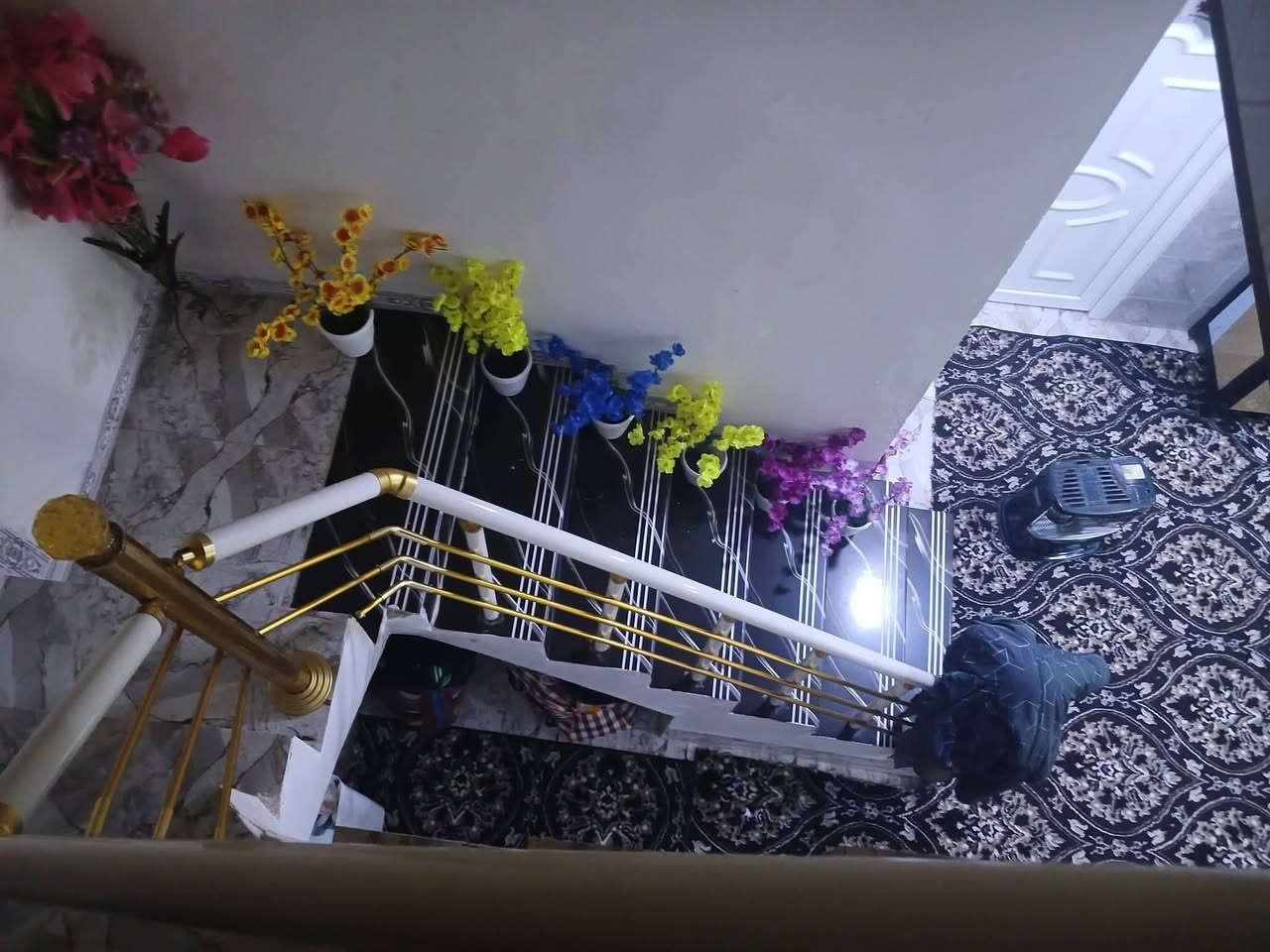 بيت زراعي ١٣٠ متر ركن صياده 

شارع تبليط خدمات 

بناء صفر جديد  بناء ٢٠٢٥

السعر ٦٥مليون  ٣ غرف نوم صفر ٤ في ٤ حجم الغرفه 

استقبال مطبخ صحيات ٢ حمامات ٢ 

***********
