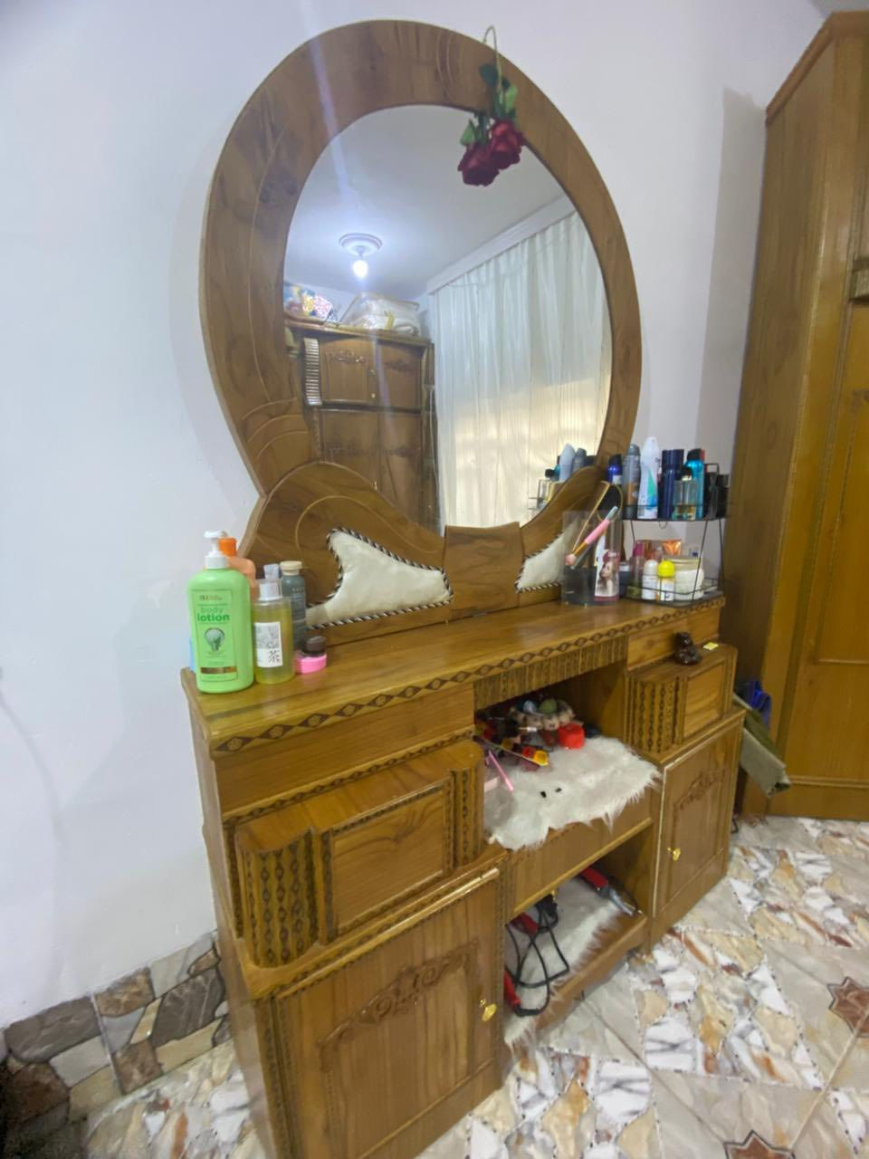 غرفه اخشاب للببع السعر 800 وبيها مجال العنوان بابل مسيب الرقم ***********
