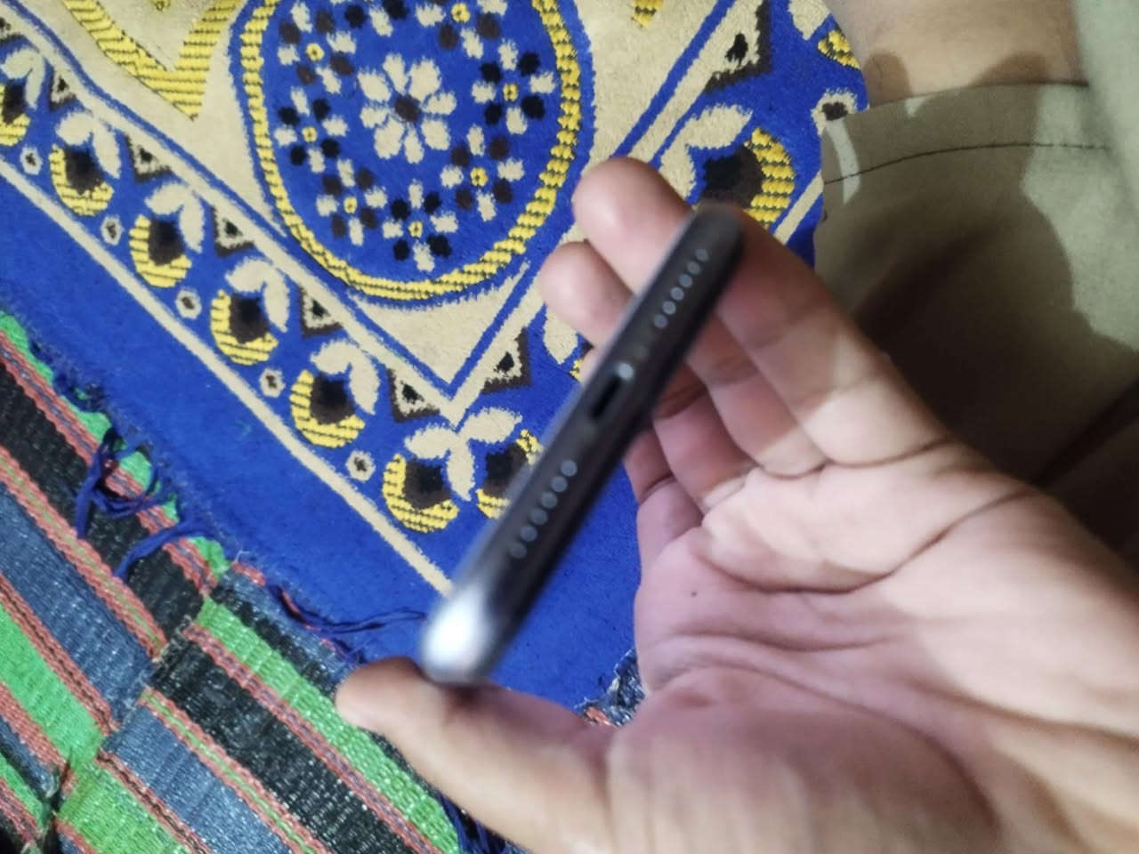 سلام عليكم ايفون ١١ عادي.                                                             ذكره  ٦٤بطاريه ٧٤.                                 امبدل شاشه اصليه وامفطره.     بس ما امثر فيس ايدي شغال لون بنفسجي ما مشخوط الشاصي نضيف  للمراوسه بجهاز اندرويد سامسونج تكنو اي شي جهاز بي حض ملاحضه الفطور ما امثر على الامس تفحص بيدك كلشي شغال كامره فول للمراوسه فقط مكاني حله حي الامام ملاحضه بسيطه الجهاز يجي ويا كفر فقط ملاحضه بسيطه الجهاز العب عليه ببجي ما امثر .


**إذا كنت صاحب هذا الإعلان وتريد حذفه لأي سبب، رجاءا أرسل رسالة إلى الدعم الفني**