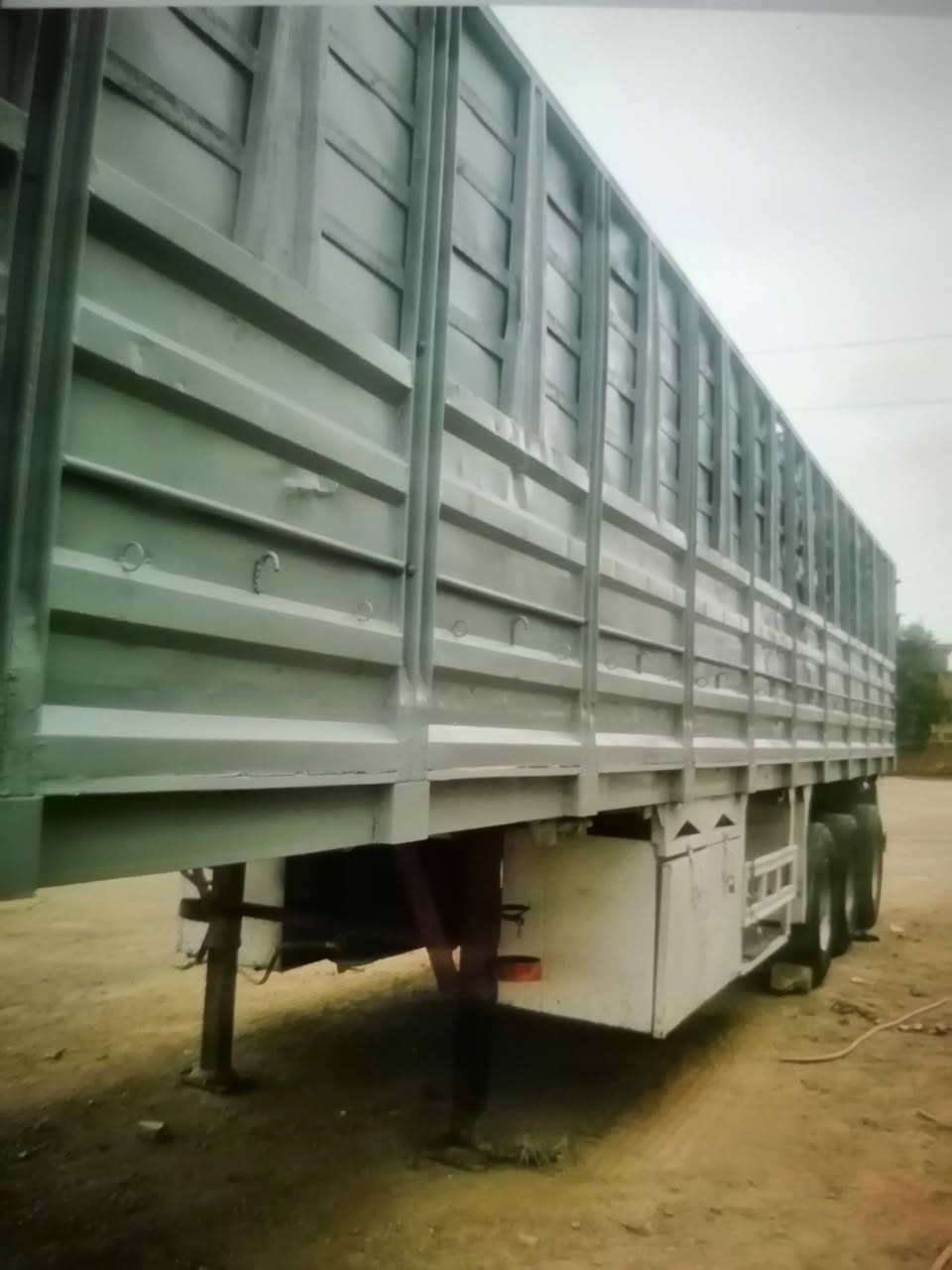 للبيع الطول ١٢/٧٥ارتفاع مترين دناكير مربع صيني١٤عربانه جاهزه اربط واطلع موجوده برمادي اتصل
***********صاحبها السعر ٨٦
