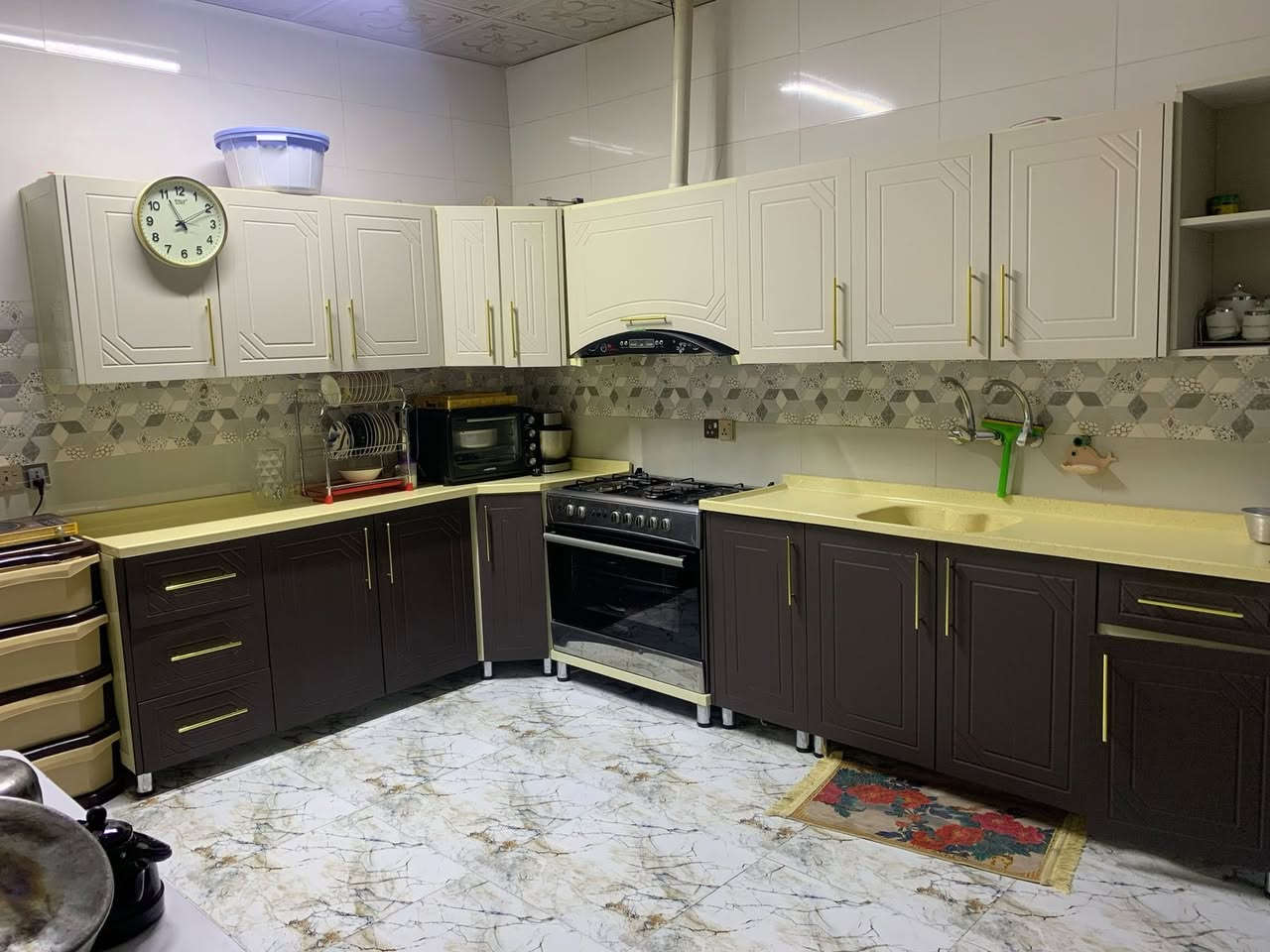 عرض نار 🔥 السعر 🔥 في حي المثنى في البدايه الحي 206 متر 4 غرف نوم بيت جديد 2025 زيرو المهندس للعقار ***********
