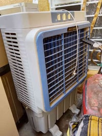 مبردة شغالة  نضيفة للبيع السعر ٨٠  الرقم 07735076724