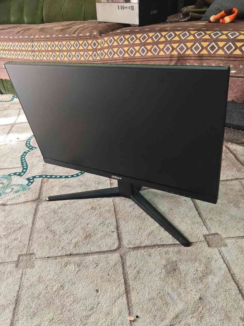 سلام عليكم

بيسي مستعملة مع شاشة للبيع
استعمال جداً قليل

ال pc
كارت RTX 5050
معالج Ryzen 5500
مذر بورد B450
رام 16 كيكا
باور سبلاي 650w 
هارد ssd 512gb
الكيس GAMDIAS GIII ARGB

الشاشة Dahua
24.5 انش
180hz - ودقة 1080

تأتي مع وصل الشراء
وبيها ضمان باقي 8 اشهر من محل الشراء 

السعر 1,200,000 وبيها مجال بسيط


**إذا كنت صاحب هذا الإعلان وتريد حذفه لأي سبب، رجاءا أرسل رسالة إلى الدعم الفني**