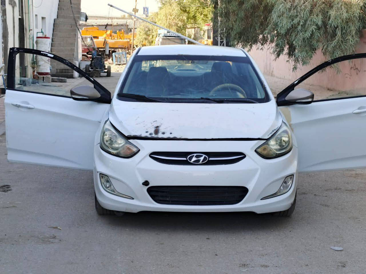 السلام عليكم اكسنت مضلع موديل 2014 مكينه 1600 مكينتها خير من الله لا تنقيص ولا تبخير السياره مثل ما موضح بصور والفيديو كلشي مبين بيها السياره شايله روحها مال واحد يريد يشتغل الساره ابيعها كوم حديد السياره لا بيها كلبه ولا بيها جفيه بس مدحجه شواصيها سليمه رقمها نجف باسمي مداور ثاني يوم سعرها ب 65 ورقه 
الاستفسار ***********
***********
وأيضا متواجد على الفيس وعلى الوتساب
