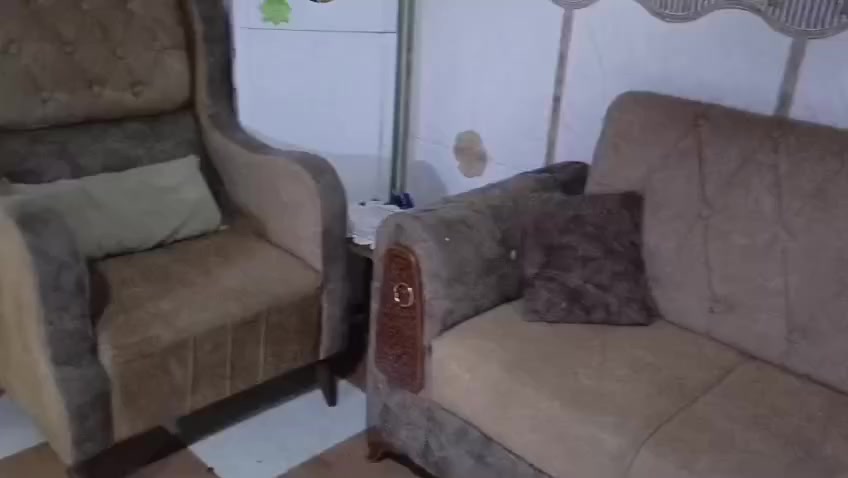 قنفات  كلشي مابي 2اصغار وحده جبيره ب200بيه مجال مكانهم تنومه


**إذا كنت صاحب هذا الإعلان وتريد حذفه لأي سبب، رجاءا أرسل رسالة إلى الدعم الفني**