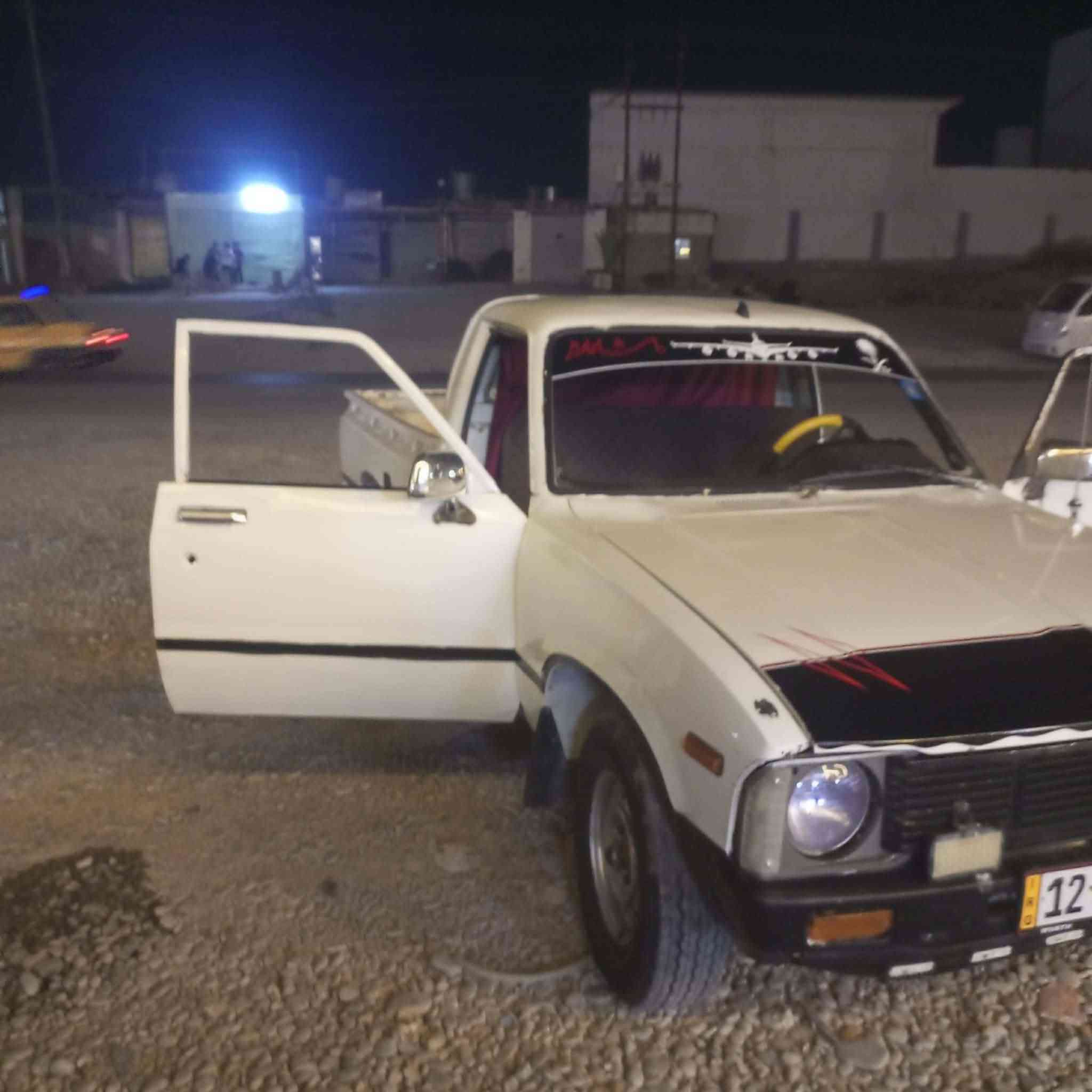 سلام عليكم بيكم مويل 1980 كير شاصي اكسن محرك  شرط العنوان موصل الجانب اليمن***********
