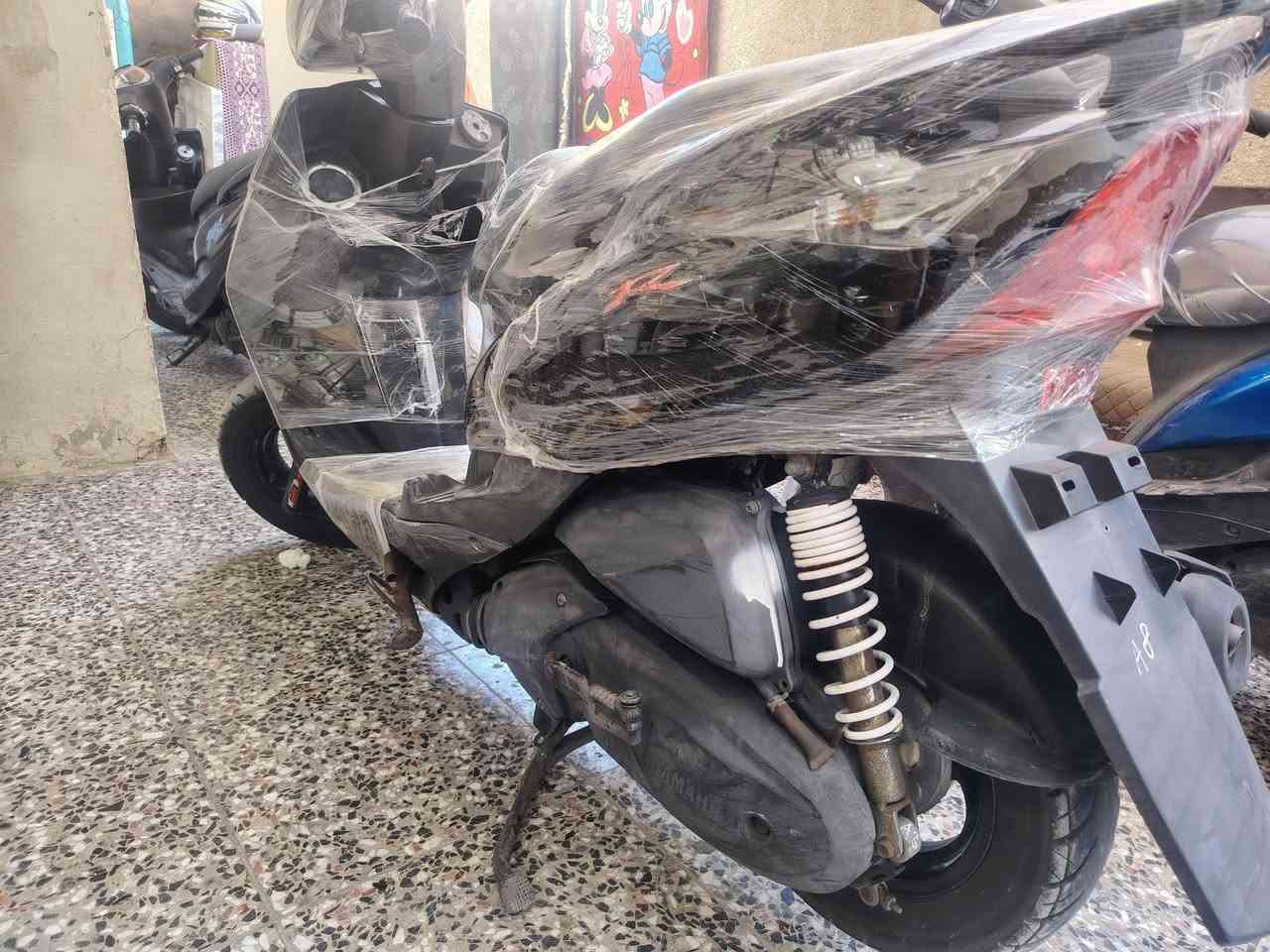 سلام عليكم
دراجه جديده قبل ٣ تيام نزلته دراجه ثعلب GTR برغي واحد مامفتوح كلشي بلاد بعدها بدهنه بلاد السعر 900 بيها مجال بسيط
عنوان بغداد الحرية
الرقم ***********
