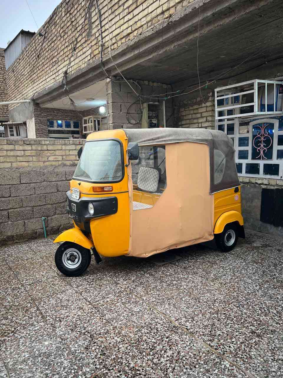 سلام عليكم 
تكتك 2021 شهر ال 11
تكتك مكينته ما مفتوحه بس زنجيل مبدل
بيه طخه جوة البك لايت راجعه بارد وطخه بلغد هم راجعه بارد
دوس ما معمره ابلادية
العنوان بغداد الشماعيه حي السفير
رقم الهاتف :***********
