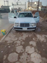 سياره مارسدس دب موديل ١٩٨٩ مكينه وكير محور 2500  حداديه جديده  كهرباىي...