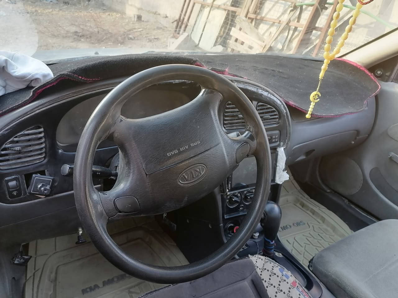 سلام عليكم كيا سيفيا موديل 2001 لون رصاصي فيلي محرك وكير جديد تخم تايرات جديد سياره نضيفة ورزنه صدرها نضيف تبريد شغال التحويل ثاني يوم السعر 30 وبيها مجال 
مكاني الانبار الصقلاوية حي الشهداء الثانية
للتواصل رقم ***********
