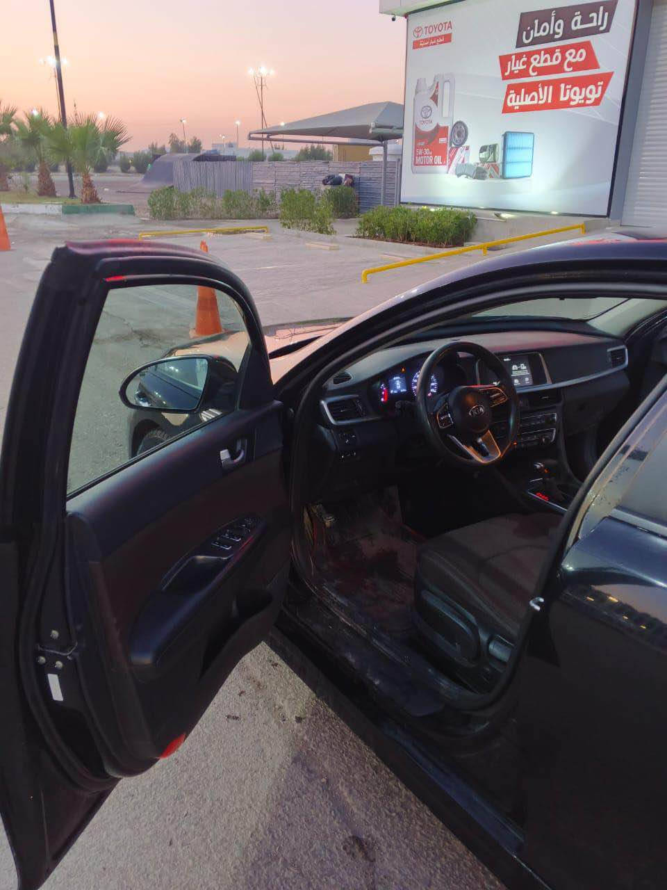 كيا اوبتما موديل 2019 رقم بغداد 
معوقين بعدله 6 اشهر تصير حرة 
ماشيه تقريبا 85 الف 
حادثه بسيط موضح بل المنشور 
السعر12500 يعني 125 ورقة 
وبيه مجال بسيط 
الاستفسار عل الرقم 
*********** 
بي واتساب بغداد, العراق
