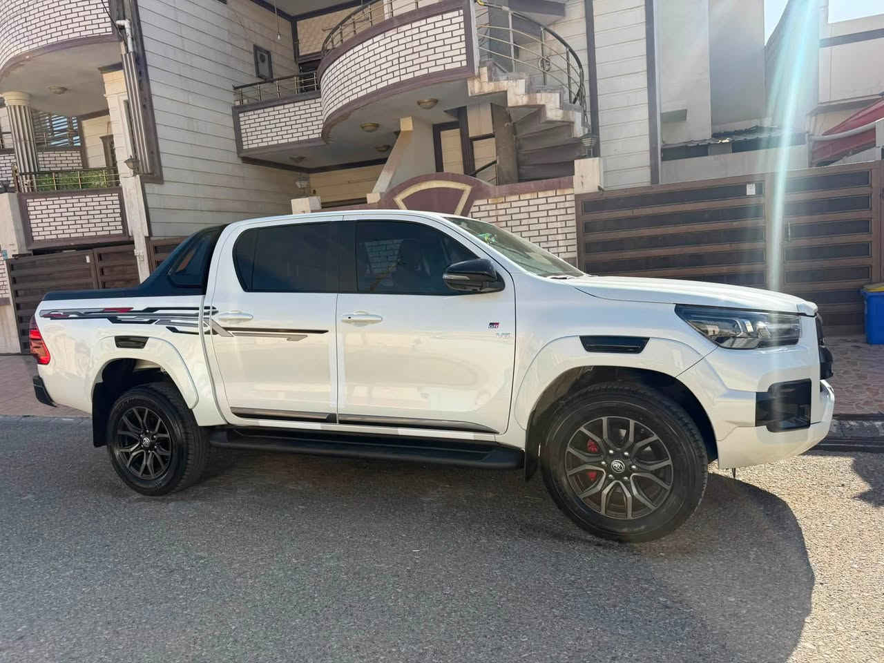 مرزي موصفات GR سعودي ماشيه 90 الف بي قطعتين صبغ فقد موديل 2022 سيارة جديدة مكان سيارة كركوك السعر 335 بي مجال شي بسيط ***********
