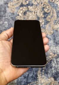 ايفون  15pro max شرق اوسط  نضافه 95% بطاريه 88 ملحقاته كارتونه وكيبل م...