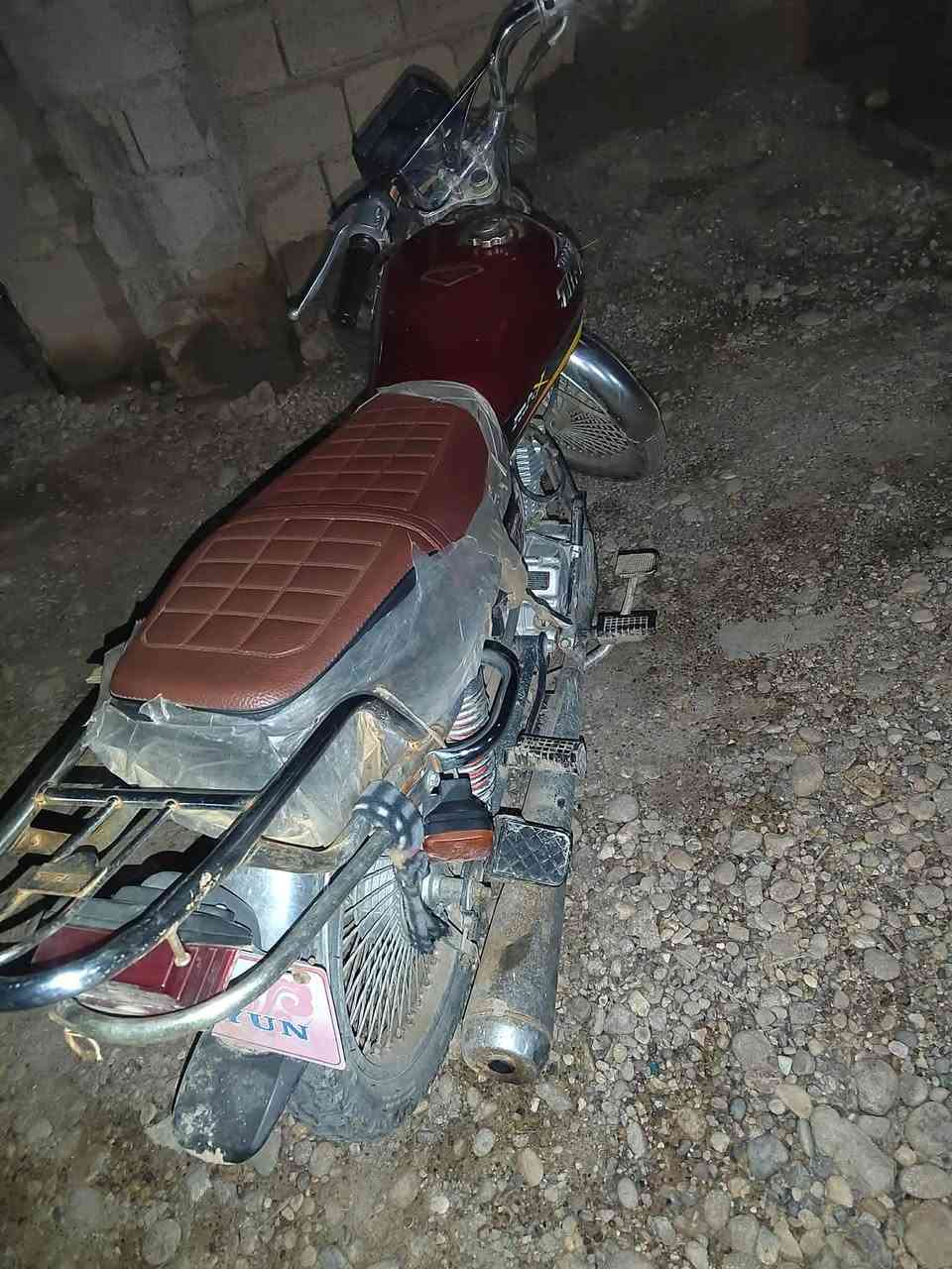 تايكر مويدل 20 ع وصخ دراجه ما تعبانه بس ما مغسوله سعر 400 وبيها مجال وهاذا رقمي ‭0782 299 8302‬
