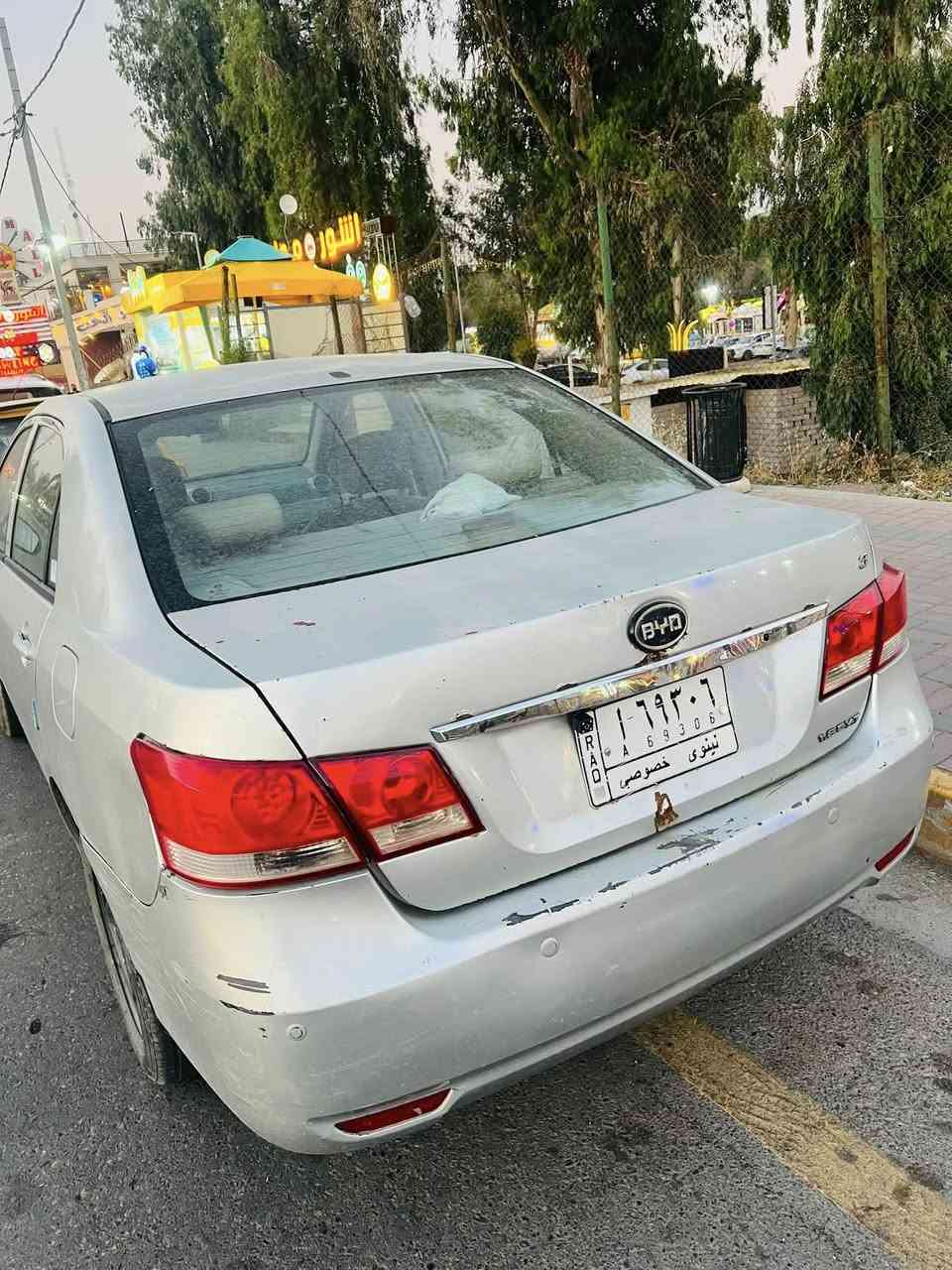 سياره Byd للبيع موديل 13 كير توماتيك G3 مكينه وكير شرط تبريد السياره فول ضررها قبع صندوك وجاملغ السياره كامله 
بس ينرلها شويا ترتيب السعر بل خاص***********
